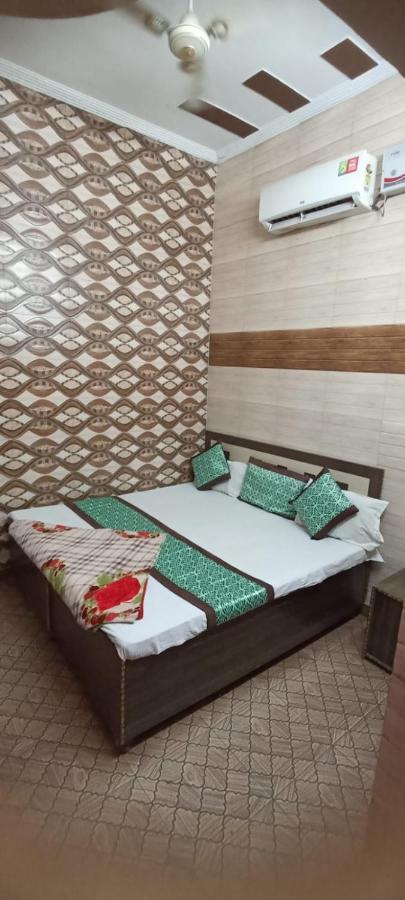 Punjabi Niwas Hotel Amritsar Bagian luar foto