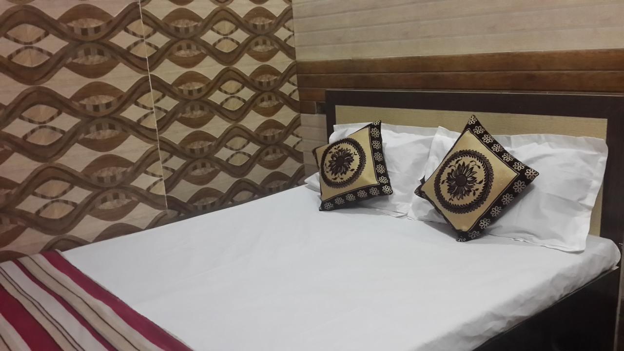 Punjabi Niwas Hotel Amritsar Bagian luar foto