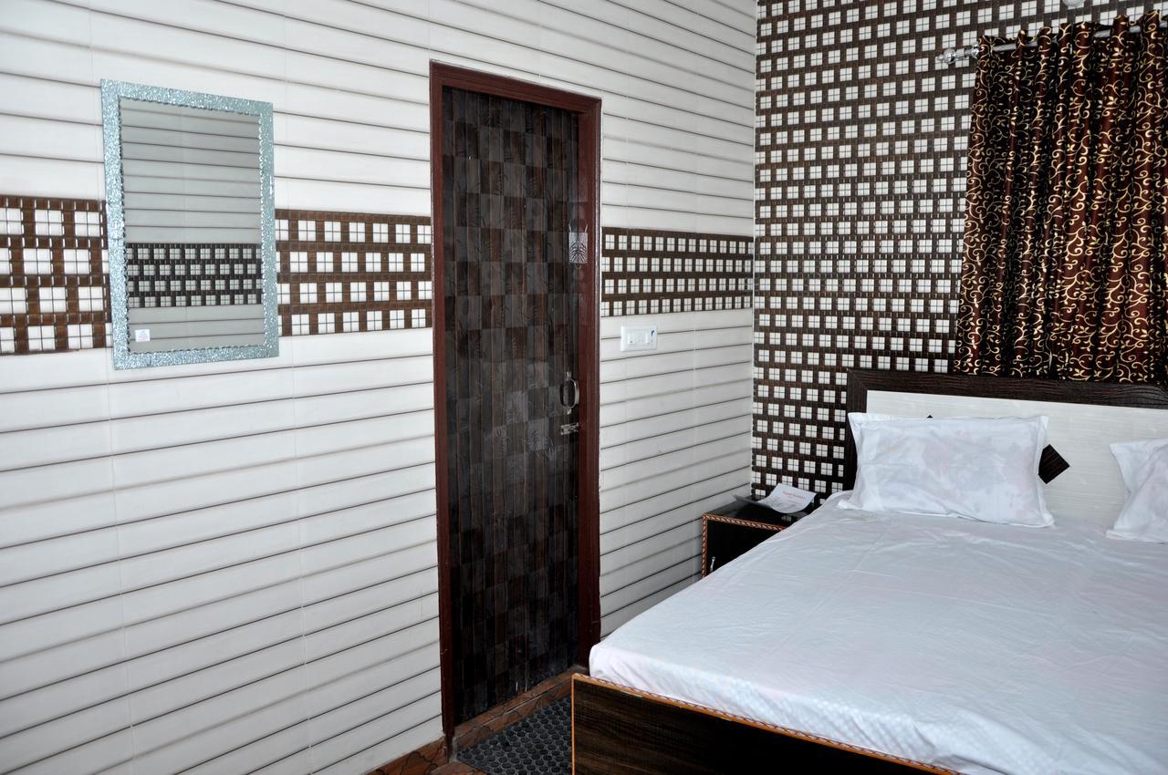 Punjabi Niwas Hotel Amritsar Bagian luar foto
