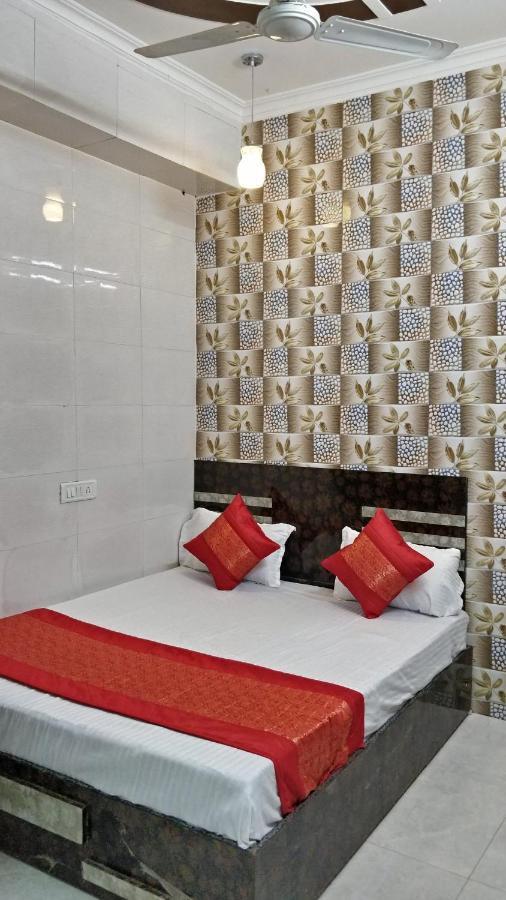 Punjabi Niwas Hotel Amritsar Bagian luar foto